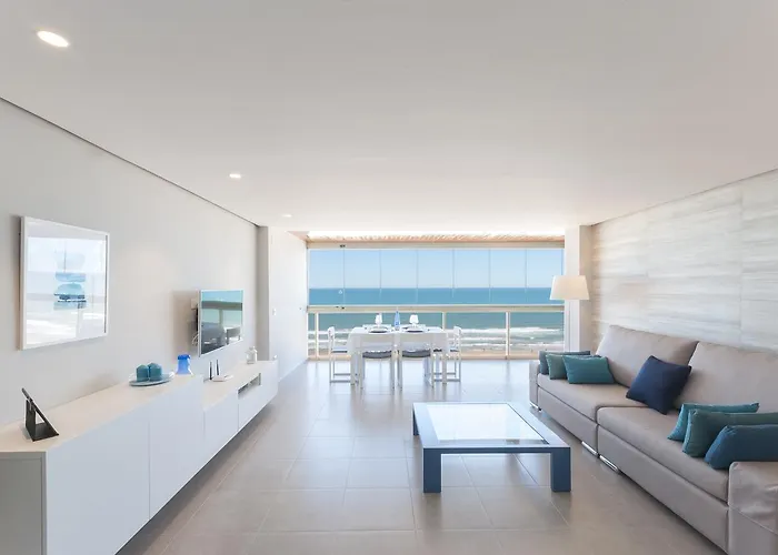 Ag Bermudas Deluxe * גאנדיה