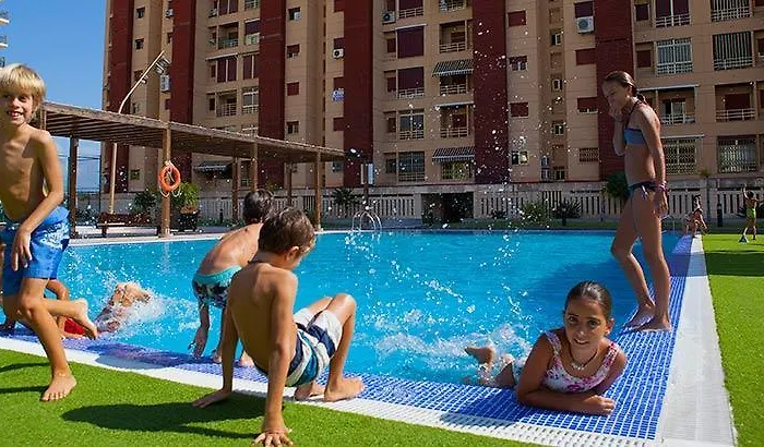 Ag Bermudas Deluxe גאנדיה